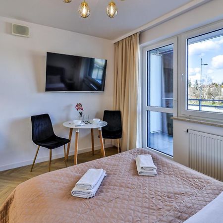 Pileckiego 59 Free Parking By Perfect Apart Варшава Екстер'єр фото